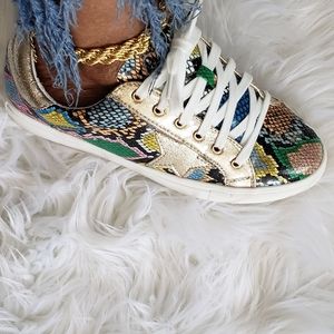 Multi snake fashion tennis shoe